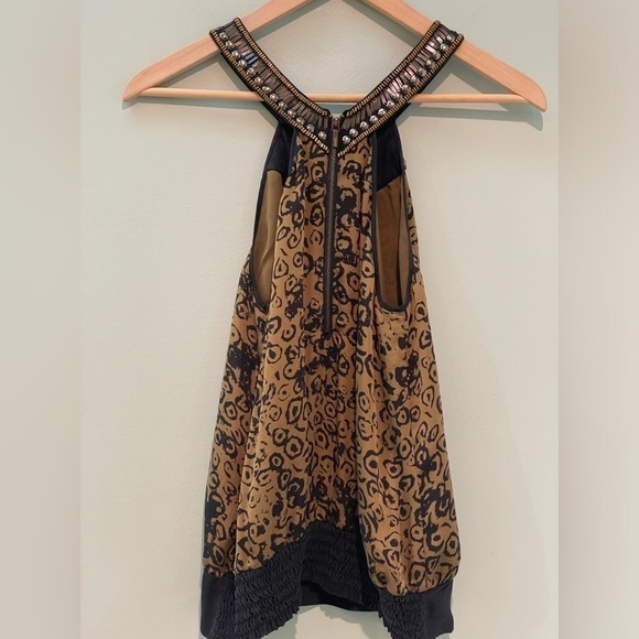 Bebe 100% silk sleeveless blouse Statement Piece Neckline in excellent condition - Picture 2 of 8